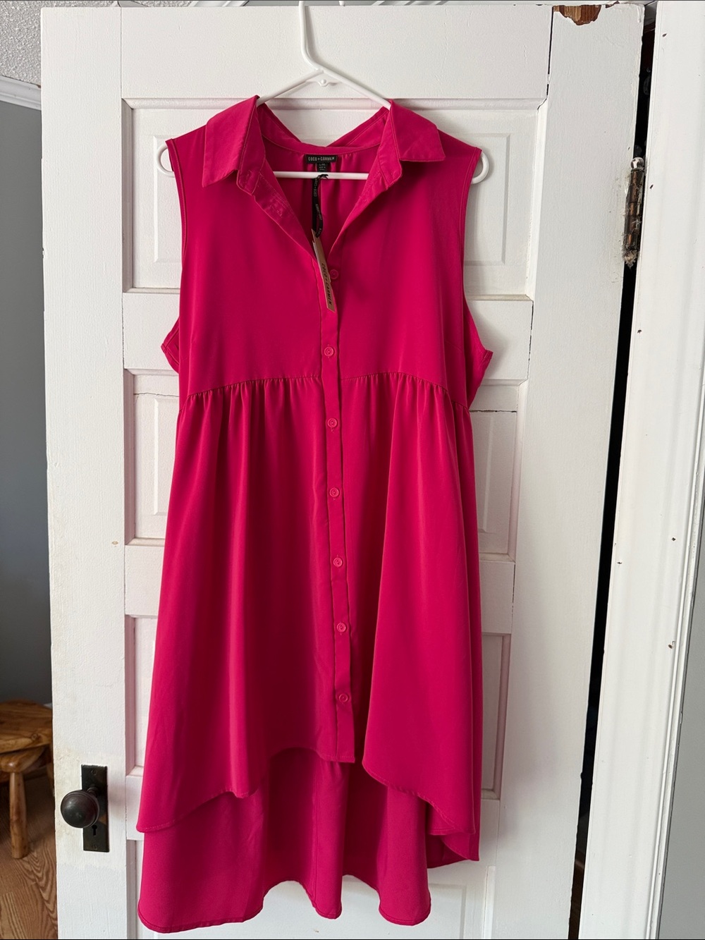 NWT 🌸🩷💕Sleeveless Button-Front High-Low Dress - Vibrant Fuchsia